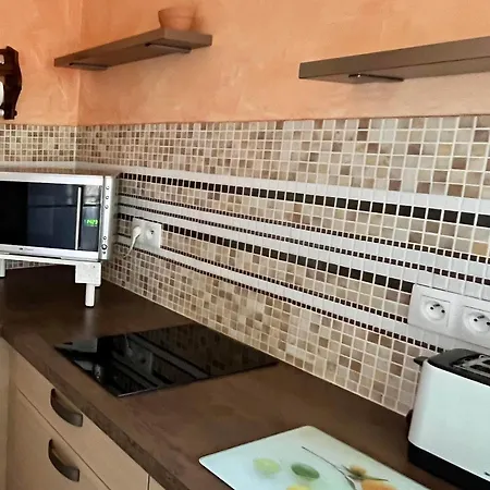 Studio Confortable Avec Parking Au Centre-Ville - Fr-1-716-78